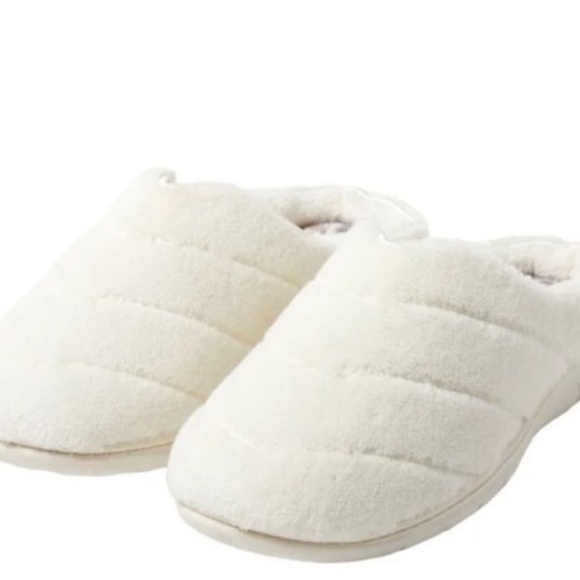 Dearfoams Women's Memory Foams Comfy White Slippers Size Medium (7-8)  New - Picture 1 of 8